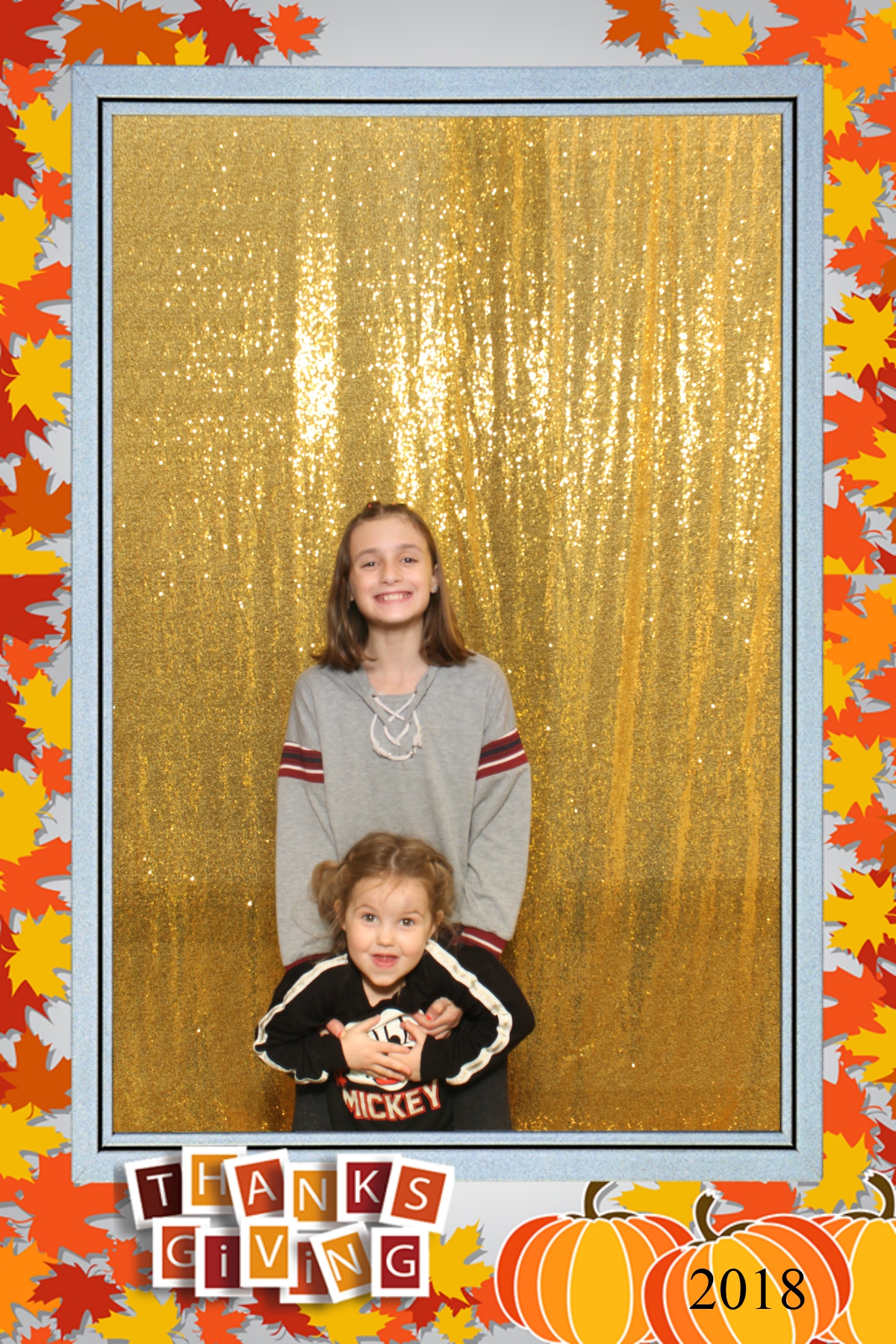 Thanksgiving 2018 | View more photos from the event at gallery.niknoxphotobox.com/u/NiKnox-Photo-Box/Thanksgiving-2018